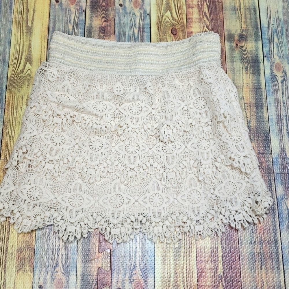 Full Tilt lacey Skirt size small